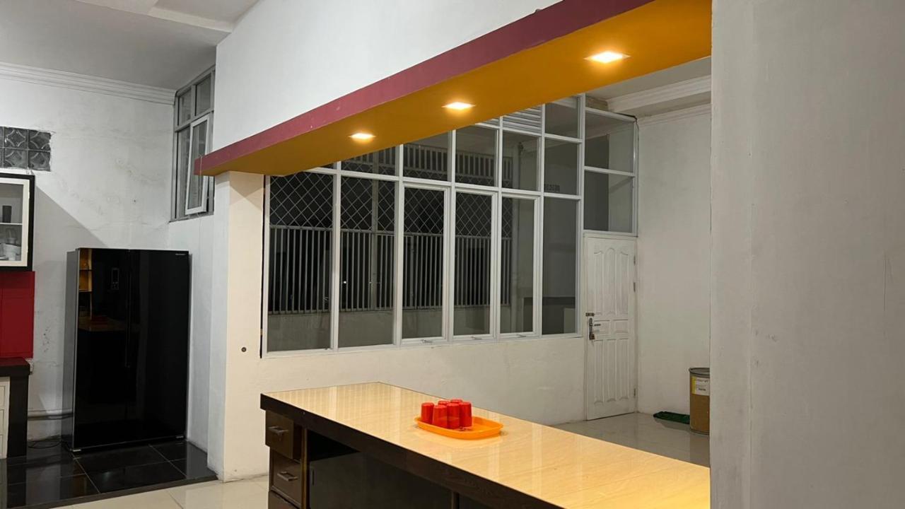 Rumah 25 Syariah Букиттинги Экстерьер фото